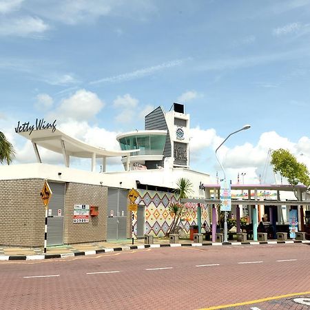 Brezza Hotel Lumut Εξωτερικό φωτογραφία