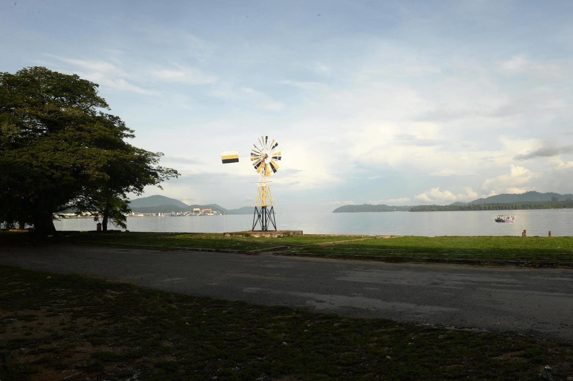 Brezza Hotel Lumut Εξωτερικό φωτογραφία