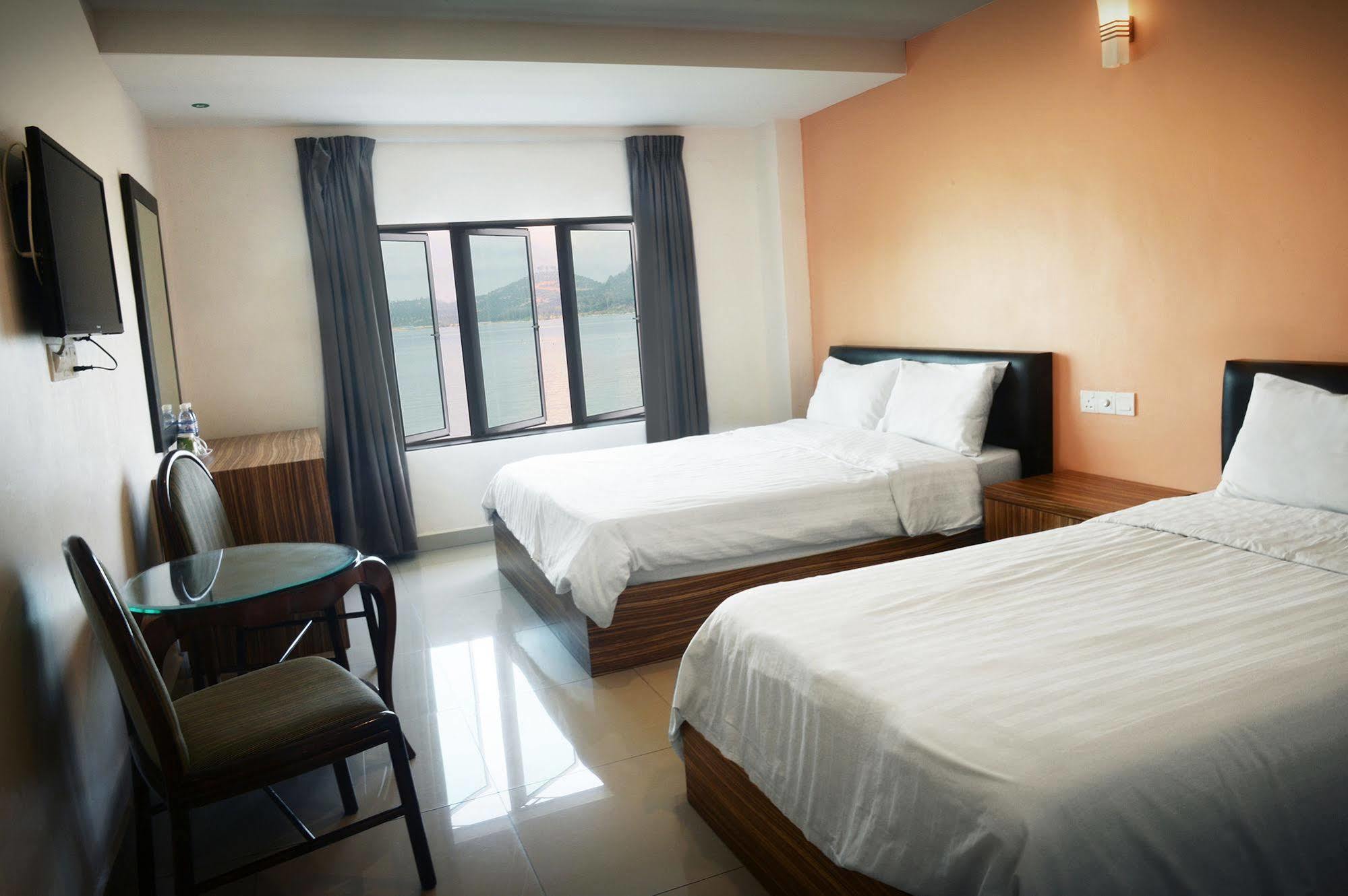 Brezza Hotel Lumut Εξωτερικό φωτογραφία